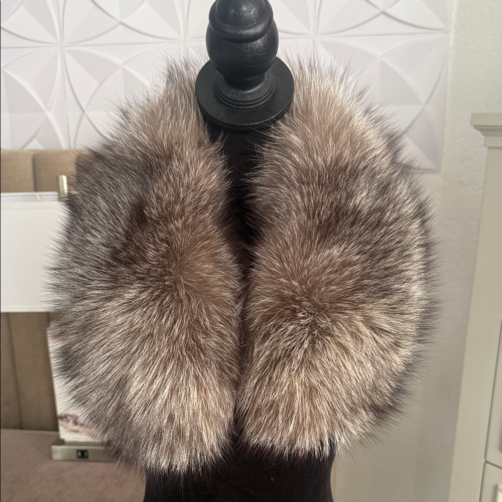 Saga furs crystal fox fur scarf clip on collar - Picture 3 of 10
